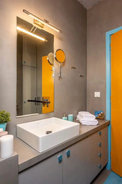 An Ideal Place to Relax With a 270 Degree View of the Saronic Gulf