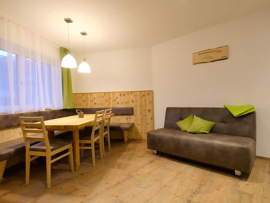 Top holiday apartment in Fügen with ski room and terrace