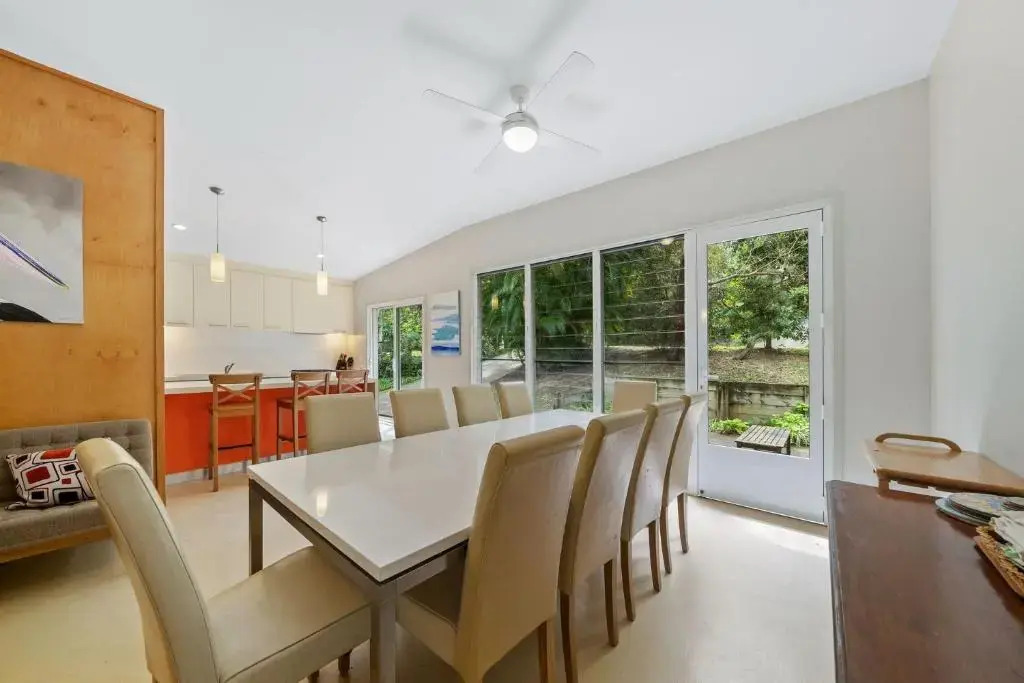 Whispering Trees by Discover Stradbroke