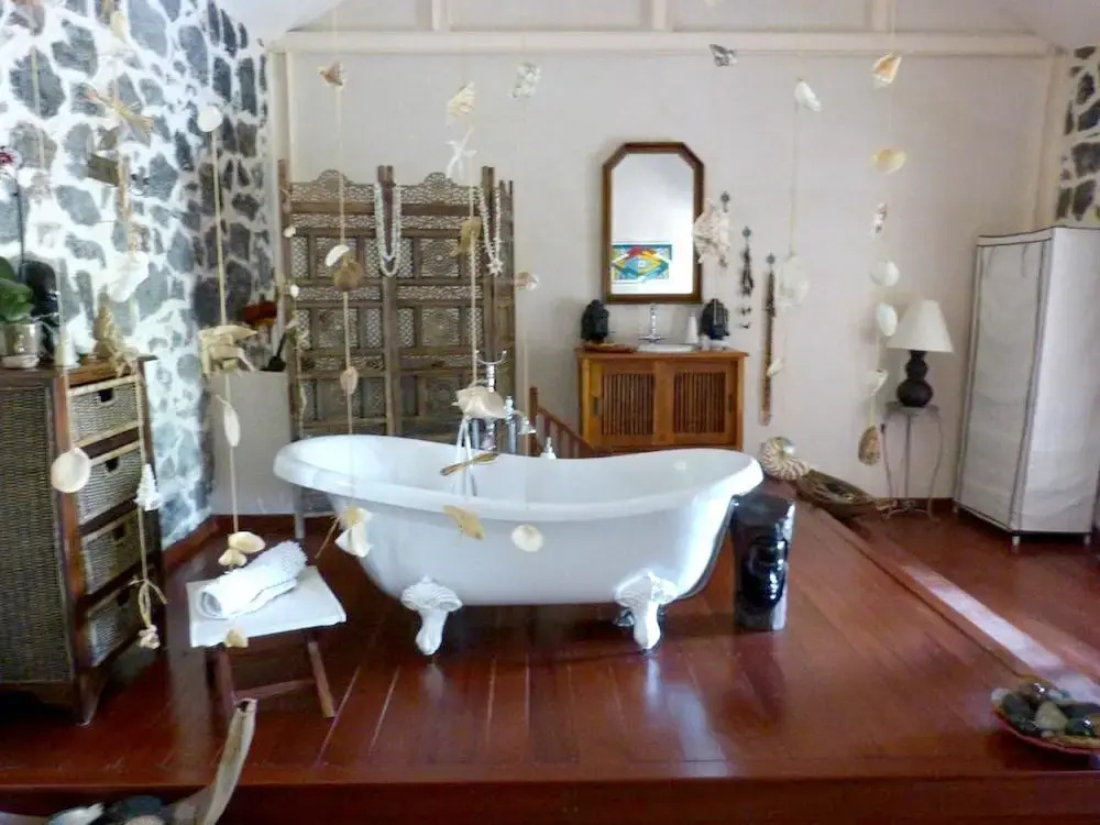 Bungalow With 3 Bedrooms in Vincendo, With Shared Pool, Furnished Garden and Wifi