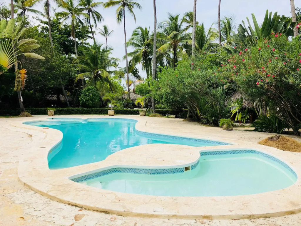 Bavaro Beach Condo-HOTEL with VILLAS & Suites WIFI BBQ Beach CLUB & SPA