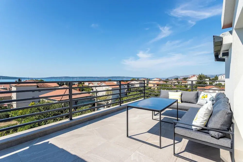 Luxury apartments Marino near beach