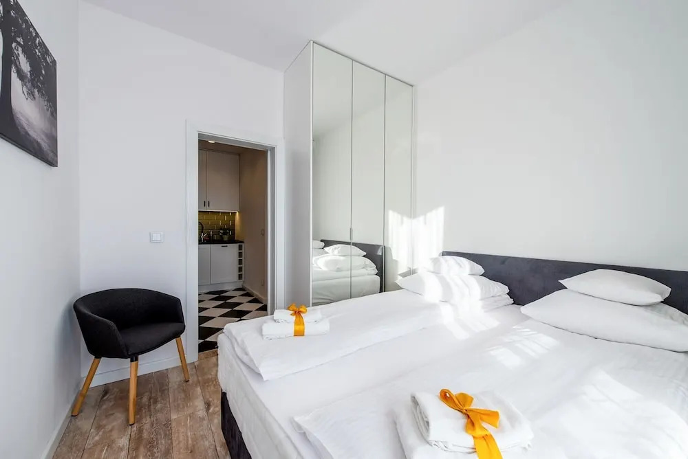 Warsaw Hub ApartHotel