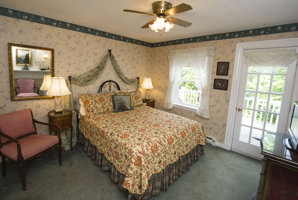 Annes White Columns Inn