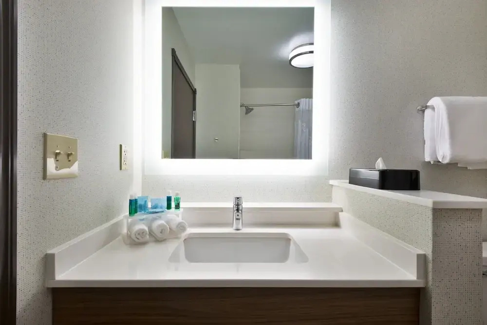 Holiday Inn Express & Suites Uniontown