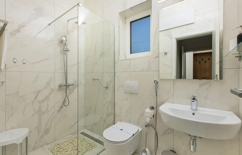 Stunning Home In Zestilac