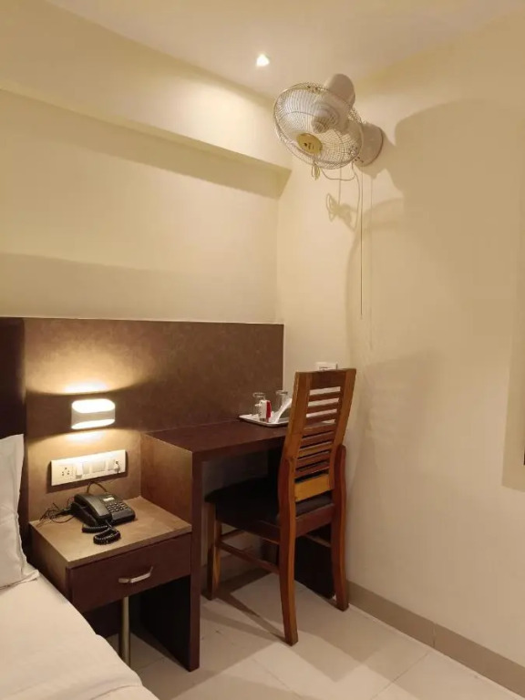 Hotel West Inn