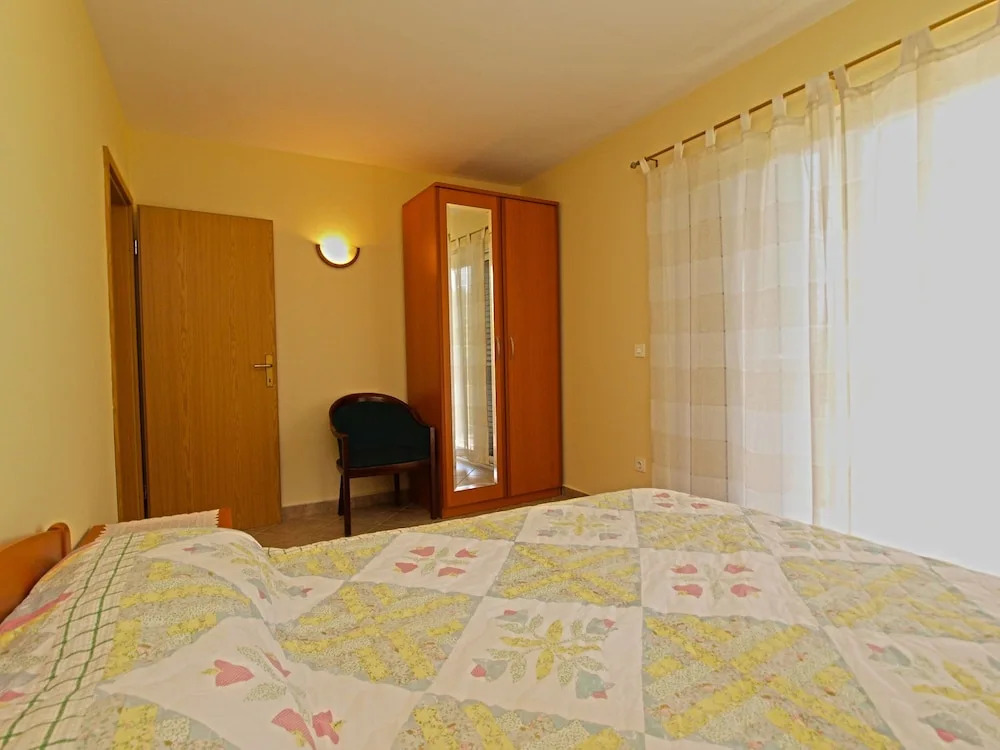 Apartment 1094