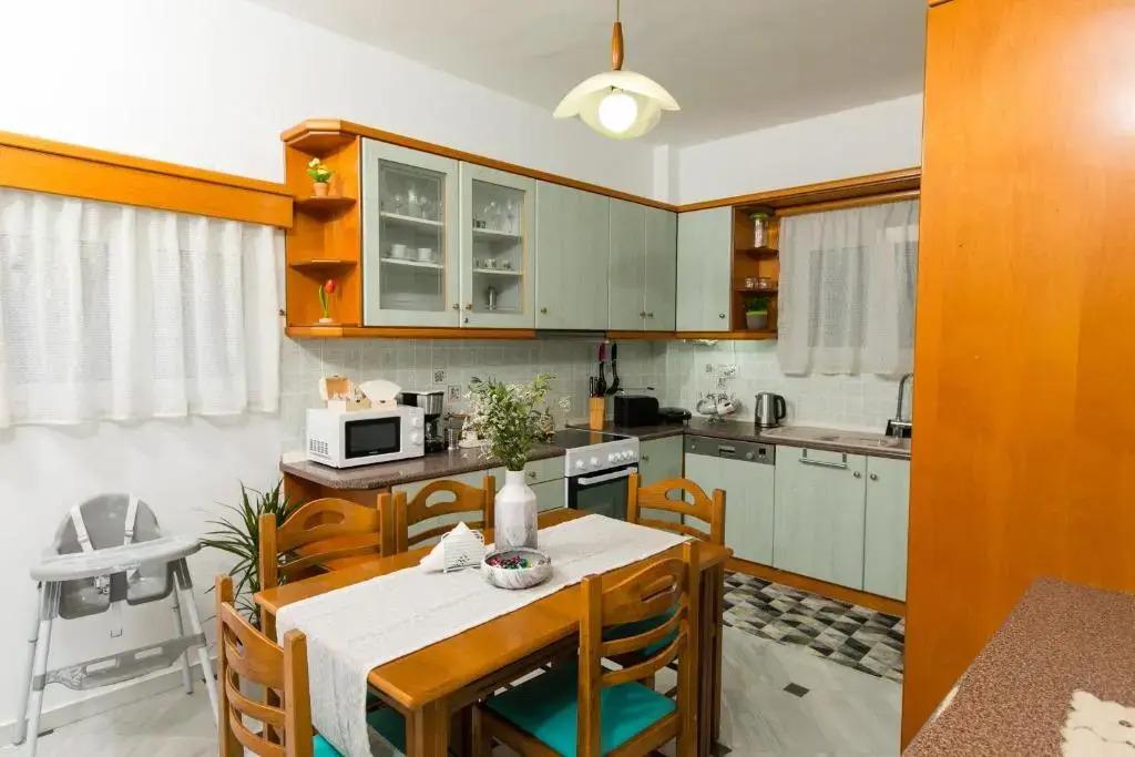 Irini's Sea View House