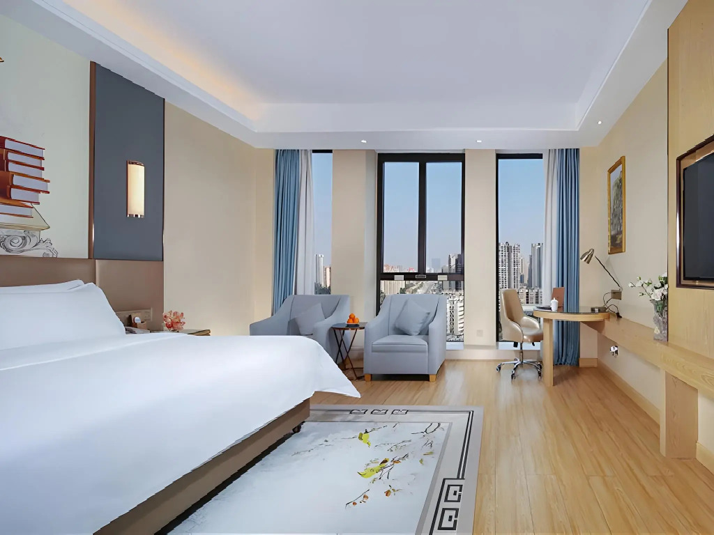 Vienna International Hotel (Chongqing Changshou High-speed Railway Station)