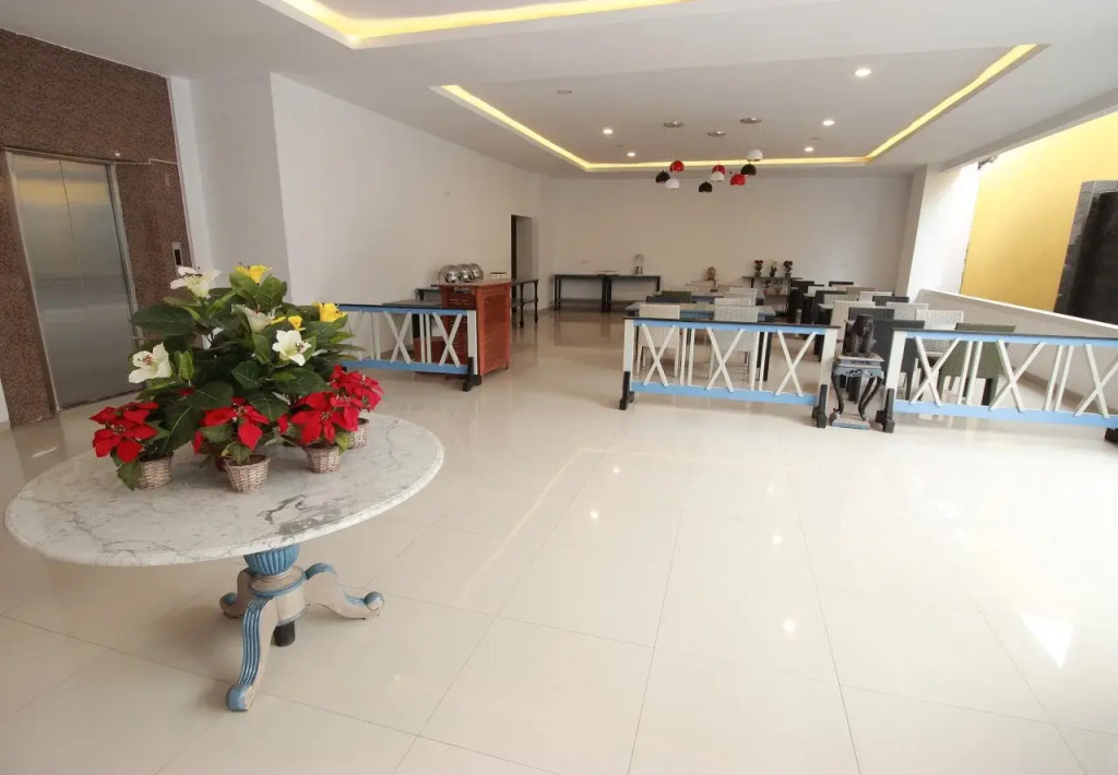 Summer Quest Hotel