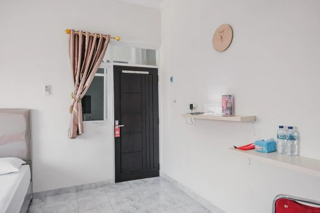 RedDoorz @ Jalan Narada Lampung