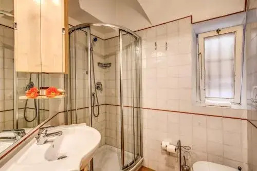 Coronari stylish apartment
