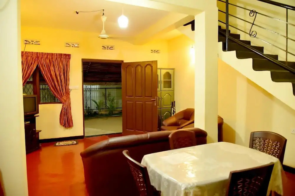 Naaval Beach Villa & Rooms