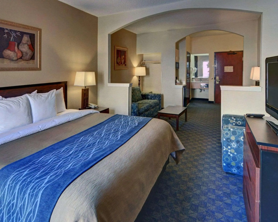 Quality Inn & Suites Irving DFW Airport South