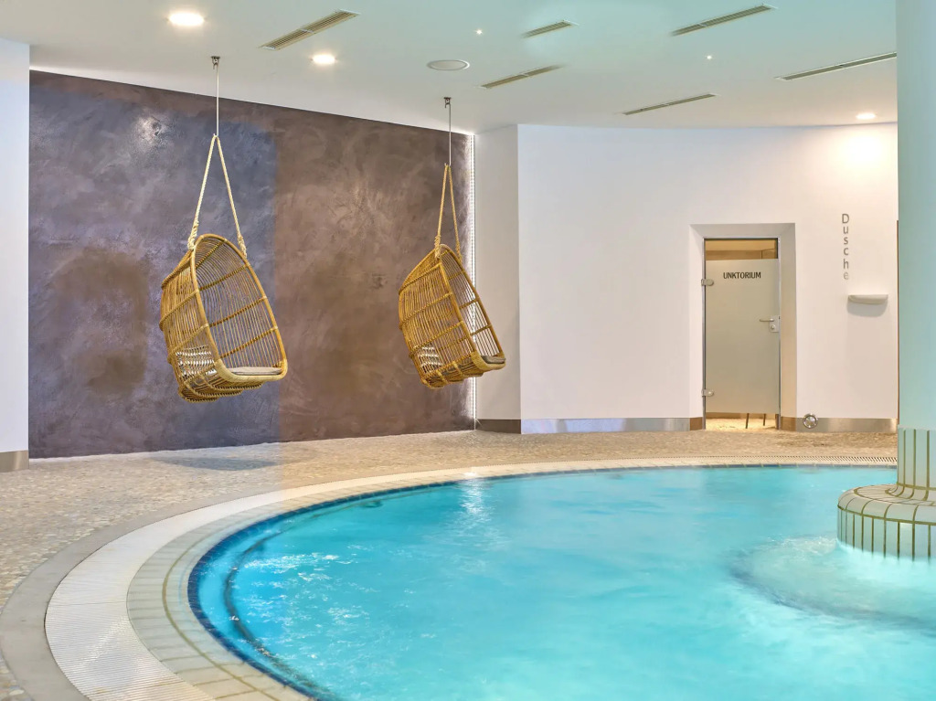 MAXIMILIAN Grand Hotel