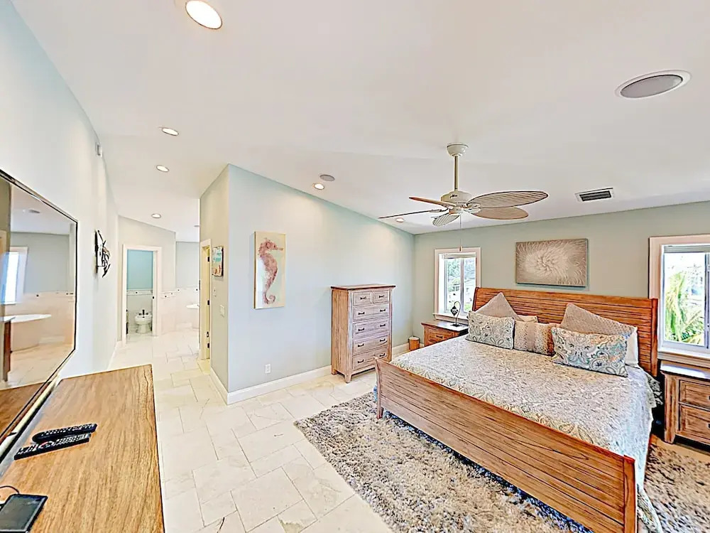Modern Coco Plum W/ Pool, Hot Tub & Dock! 4 Bedroom Home