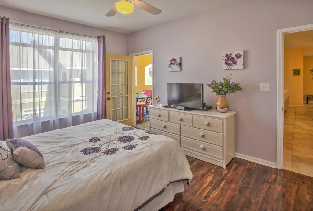 Exquisite Avalon Clearwater Condo,Minutes To Beach