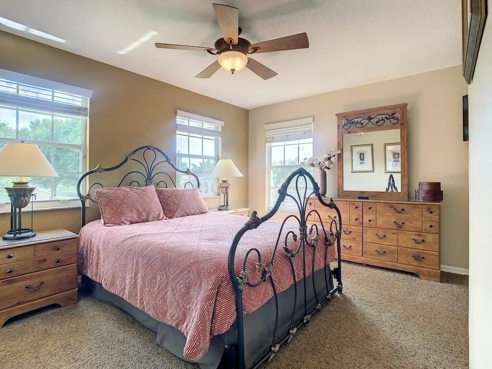Fantastic 7 Bed 6 Bath In Prestigious Gated Comm. 7 Bedroom Villa by Redawning