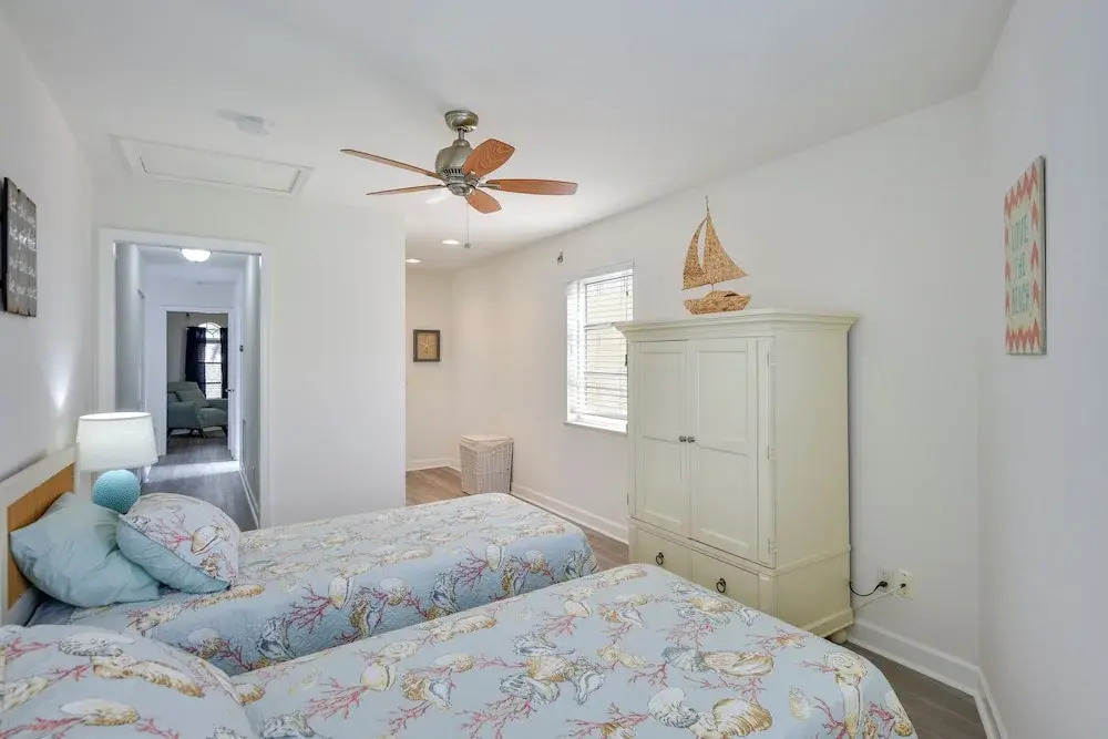 Waterfront Nettles Island Beach House: Pool Access