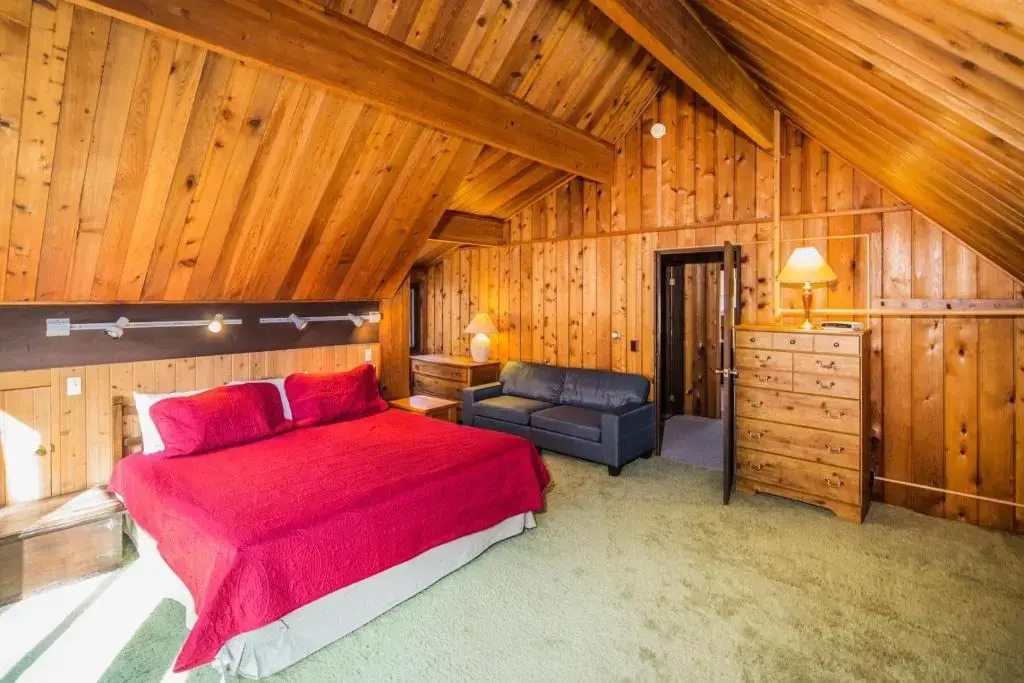 Mountainside Lodge