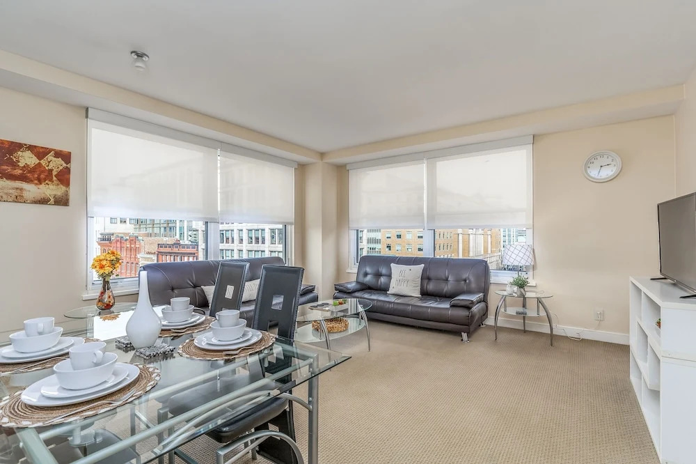 Furnished 2 Bedroom Apartment near National Museum 2 Apts by RedAwning