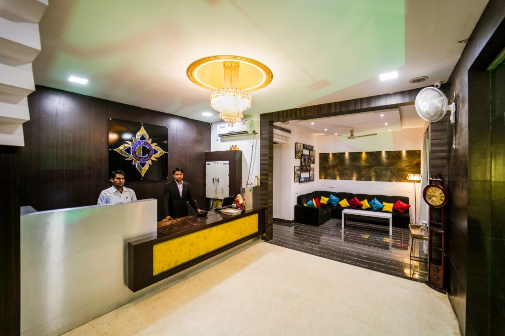 Hotel Crossroad