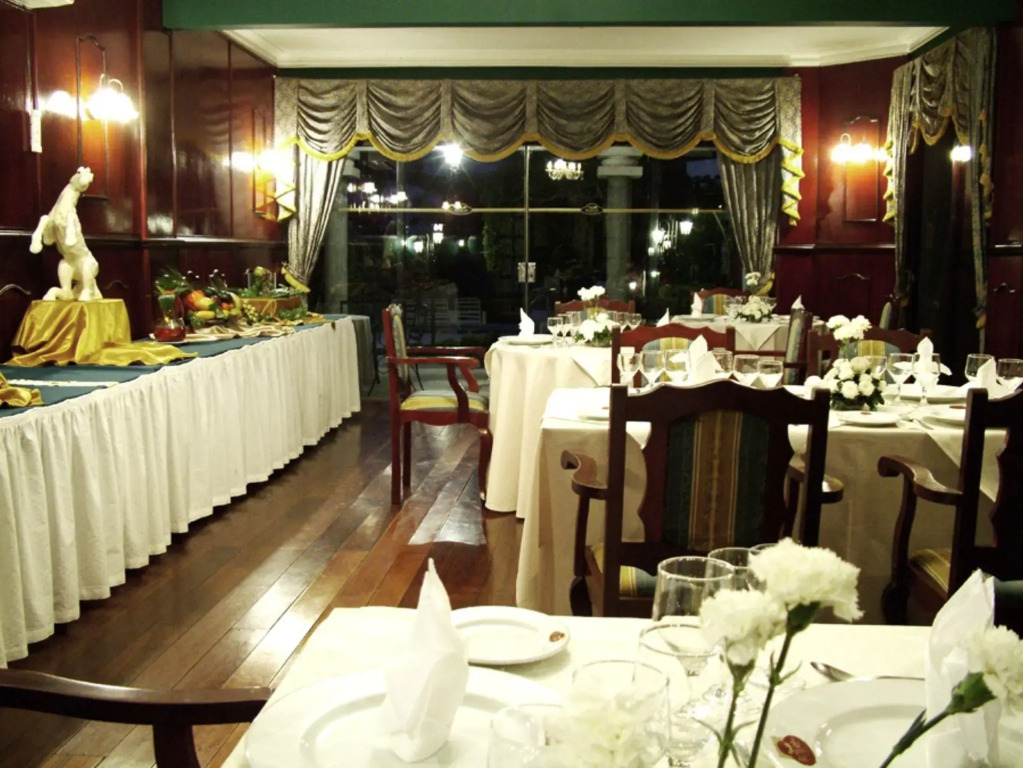 Royal Lodge Hotel