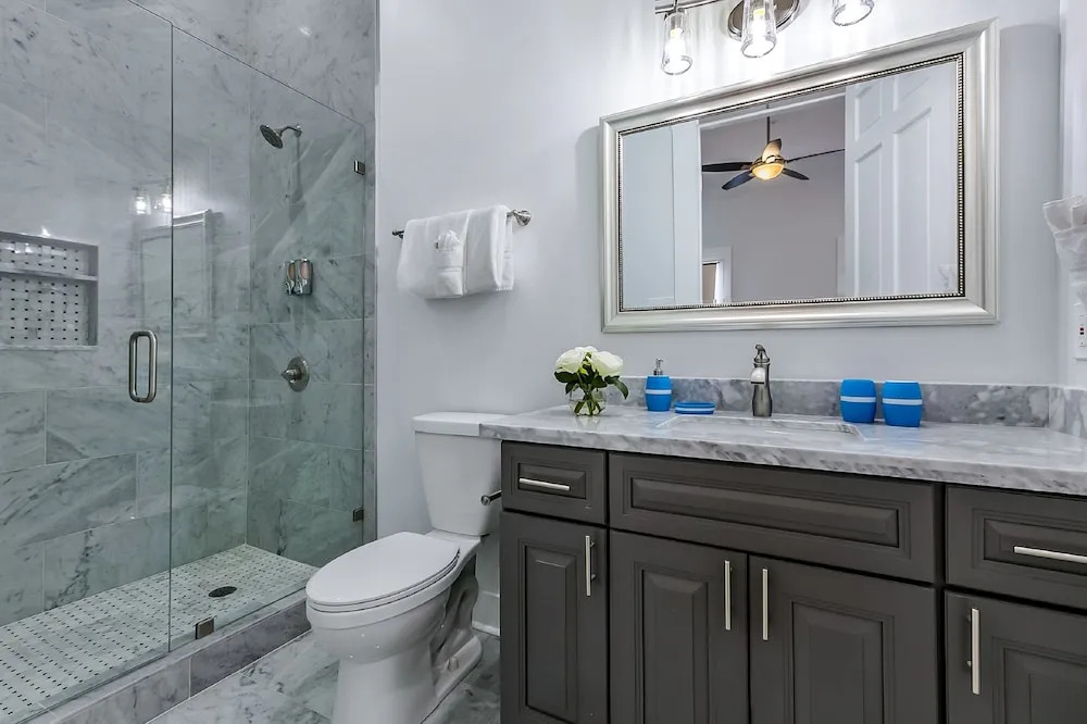 Newly Renovated 4BD Penthouse