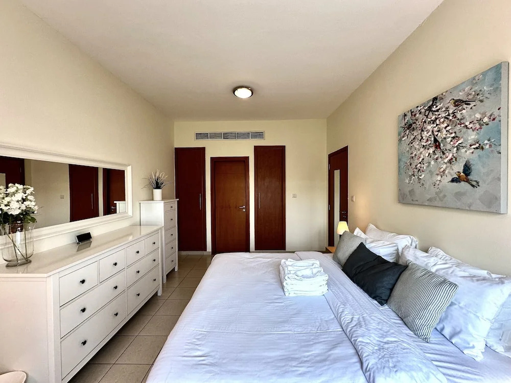 Lux BnB I Turia Tower I Lake & Garden View