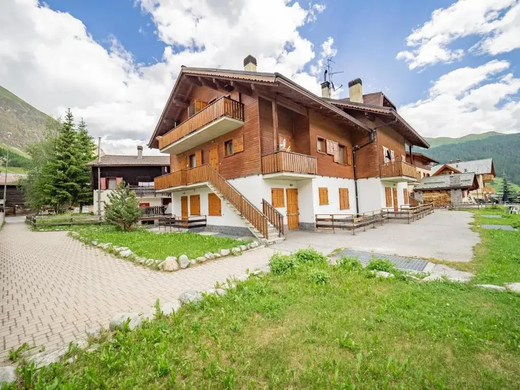 Leveron Apartments