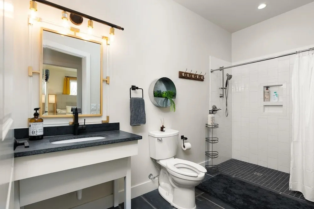 610ux113 2 Bedroom Condo