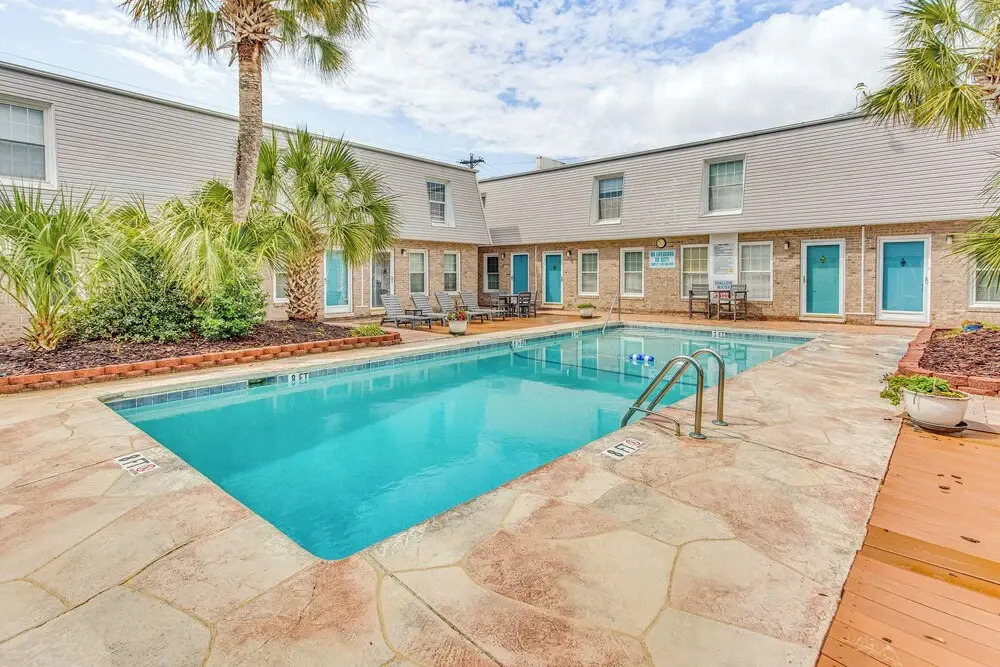 Pool Access, 4 Blocks to Ocean! N Myrtle Beach Gem