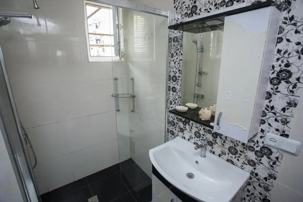 Apartment on Sherif Khimshiashvili Street 15b