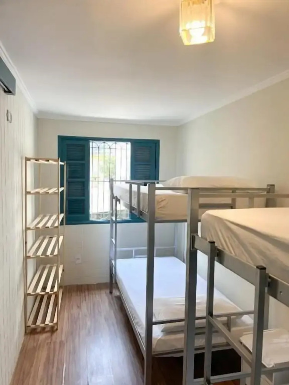Hostel Castell Di Madre