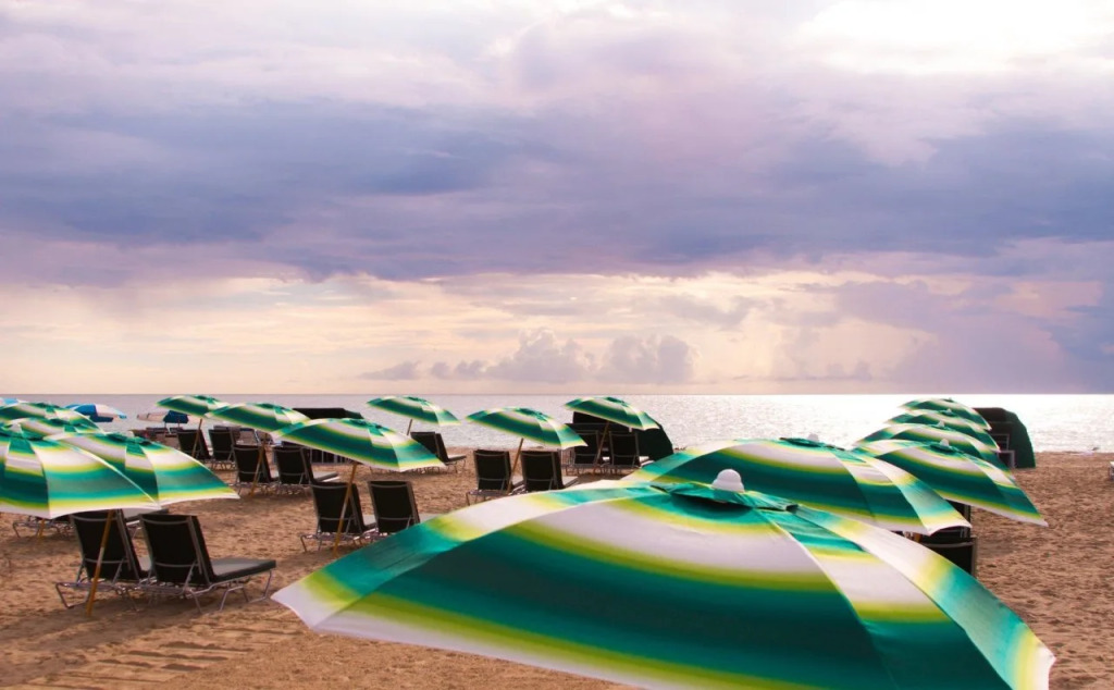 Kimpton Surfcomber Hotel by IHG