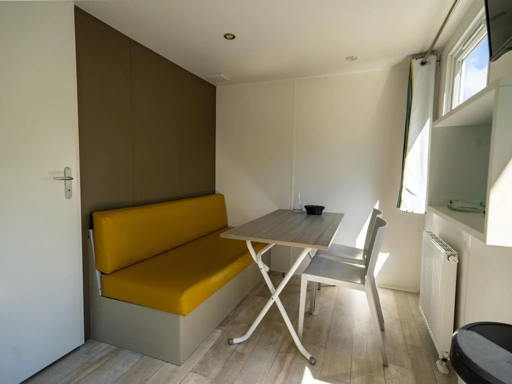 Well-maintained chalet on the outskirts of a holiday park, near Amsterdam