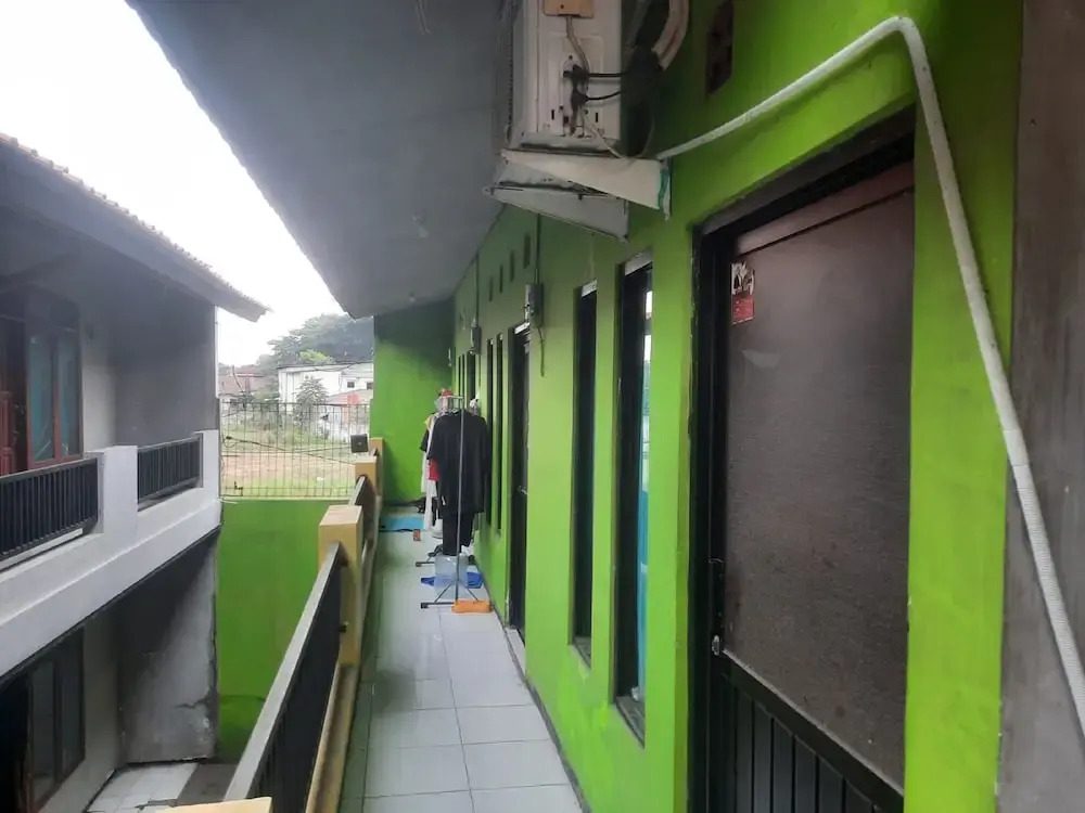 OYO Life 93023 Kost Bulan Karawang