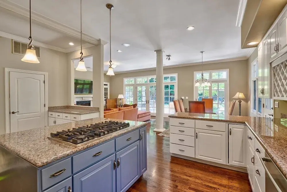Spacious & Welcoming Close To Stanford & Tech 4 Bedroom Home by RedAwning