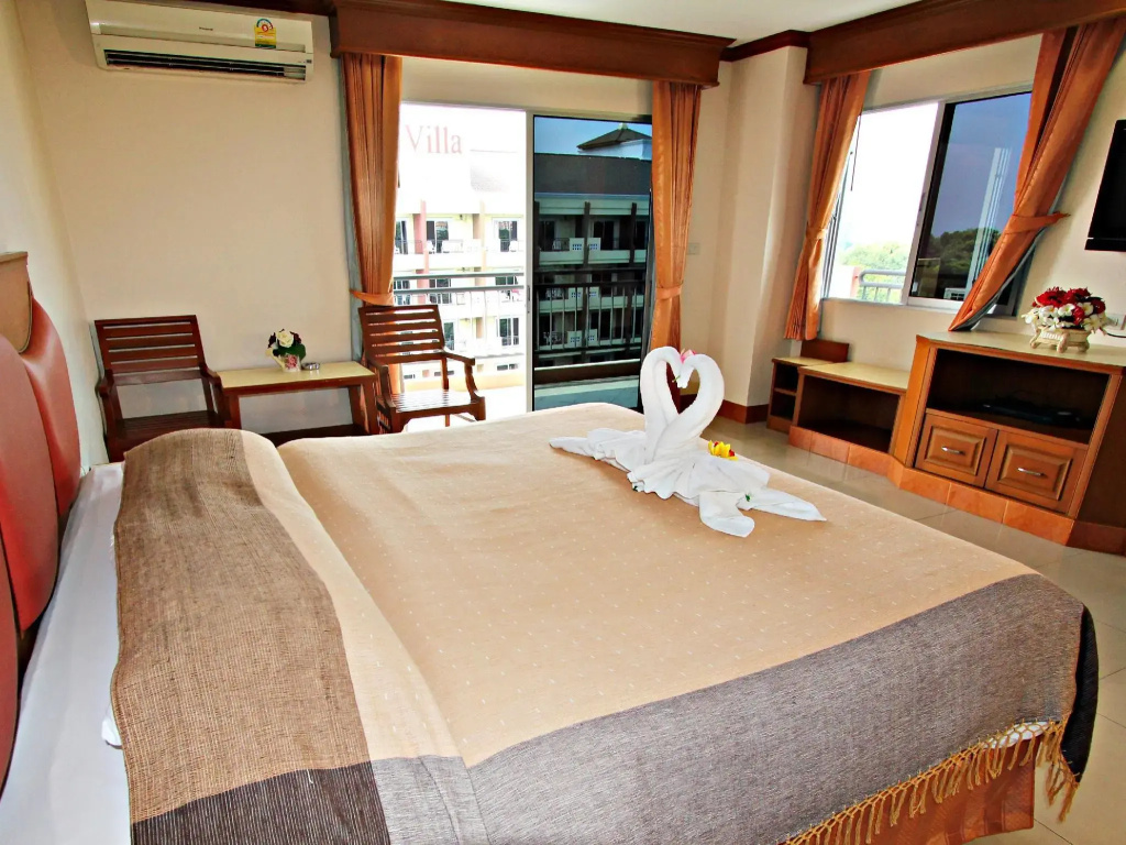 Lek Villa