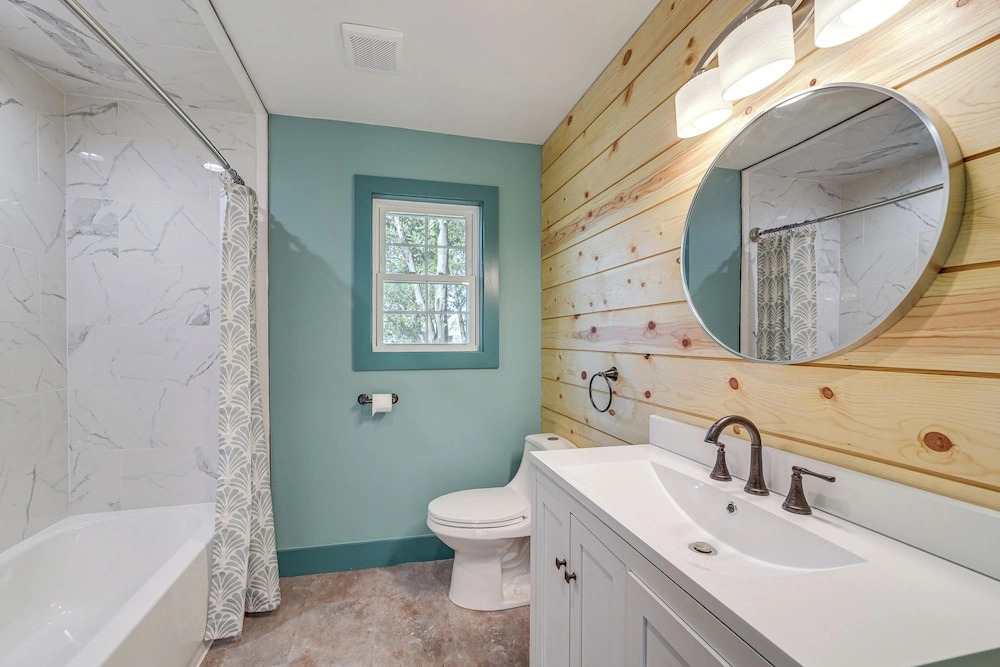 1 Mi to Campus: Modern Tulsa Home w/ Private Yard