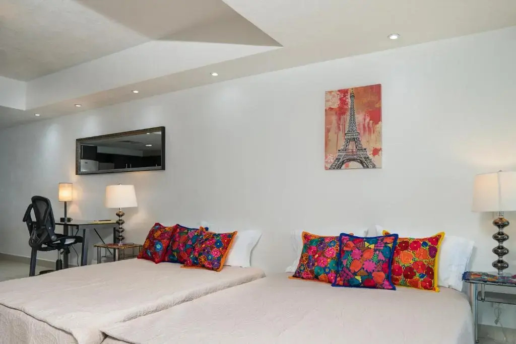 Ocean Front Condo Sleeps 4 Adults-Grand Venetian T3000-1606
