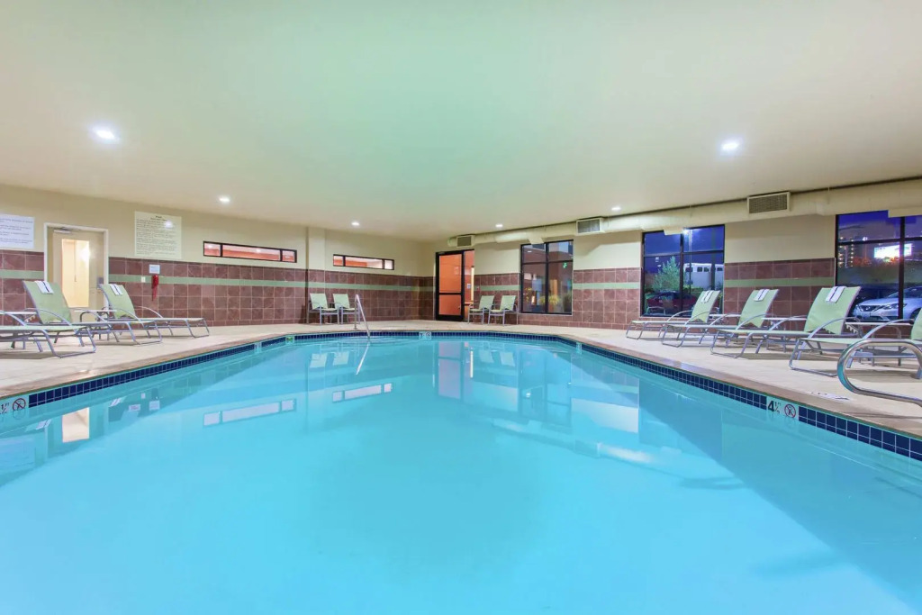 Hampton Inn and Suites Seattle - Airport / 28th Avenue