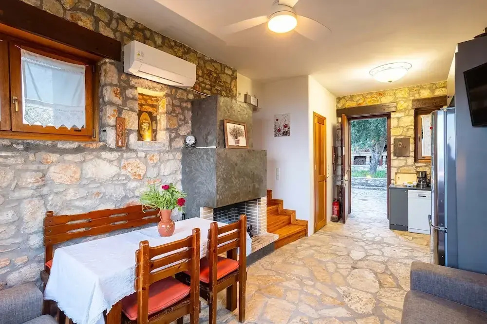 Stone Farmhouse in Groves - Sea & Mountain Views
