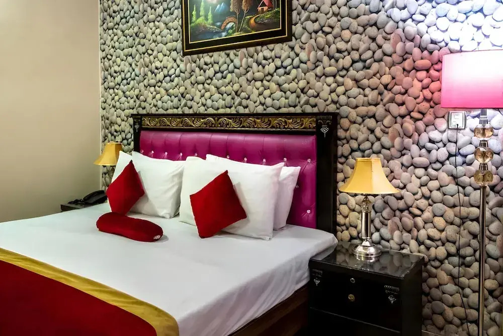Rose Palace Hotel - Garden Town