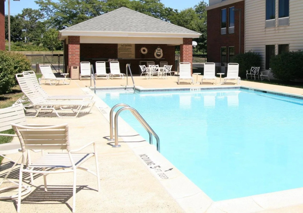 Hampton Inn & Suites Newtown