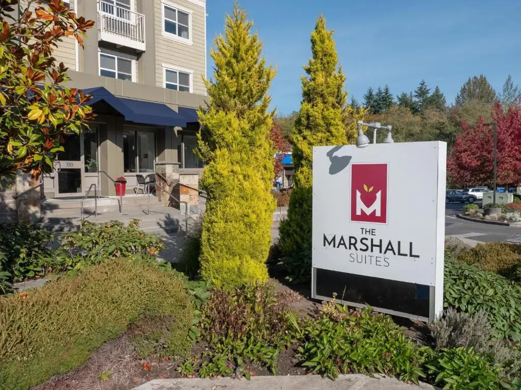 Marshall Suites Bainbridge Island, SureStay Collection by BW