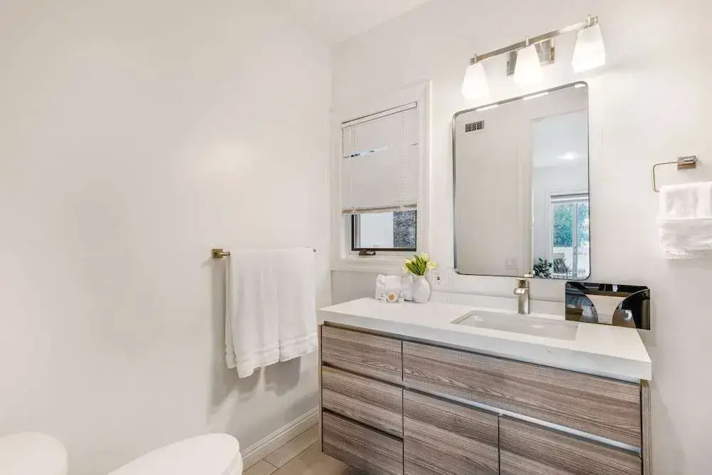 Anzio - Contemporary Bel Air Estate With Endless Amenities