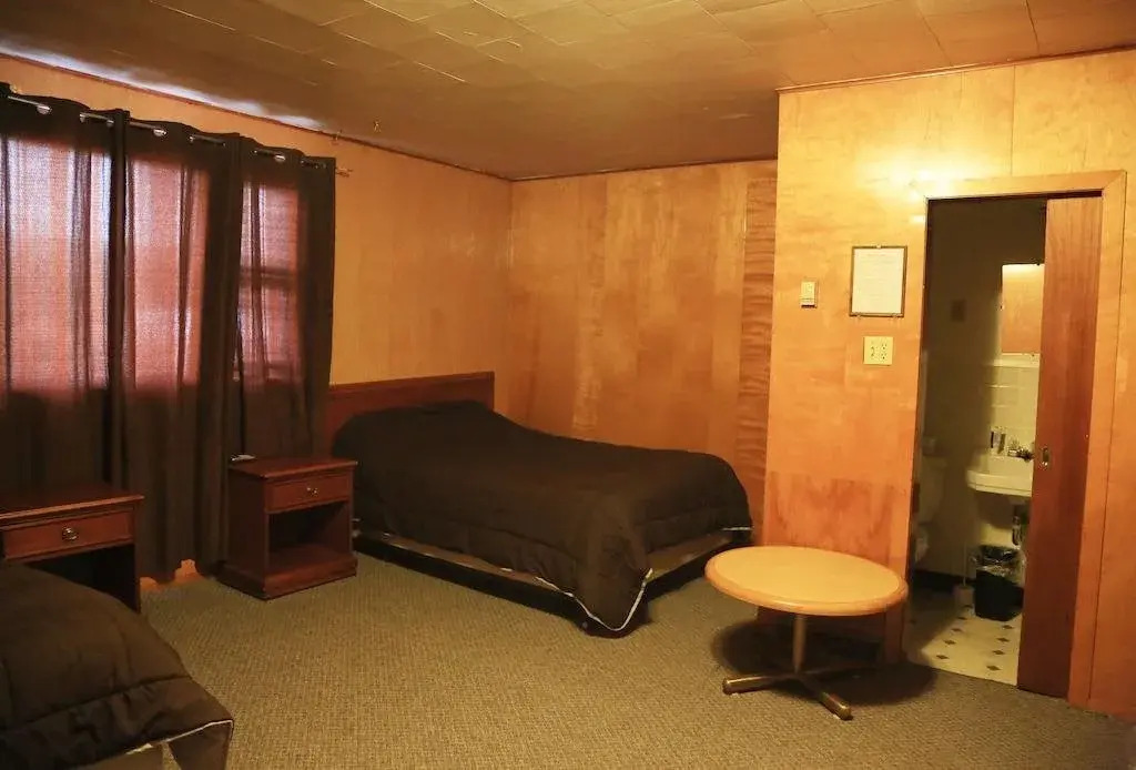 Uptown Motel