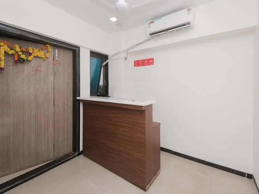 Oyo 15717 Rk Residency